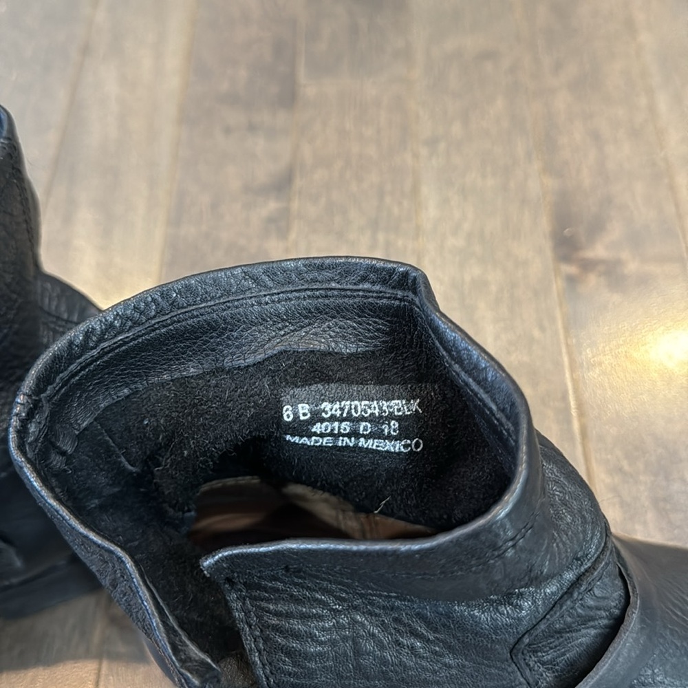FRYE women’s bootie, size 6 - Picture 15 of 16